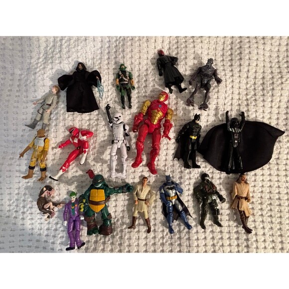 Mixed lot of small action figures heros Batman Joker Marvel toys - Picture 1 of 12